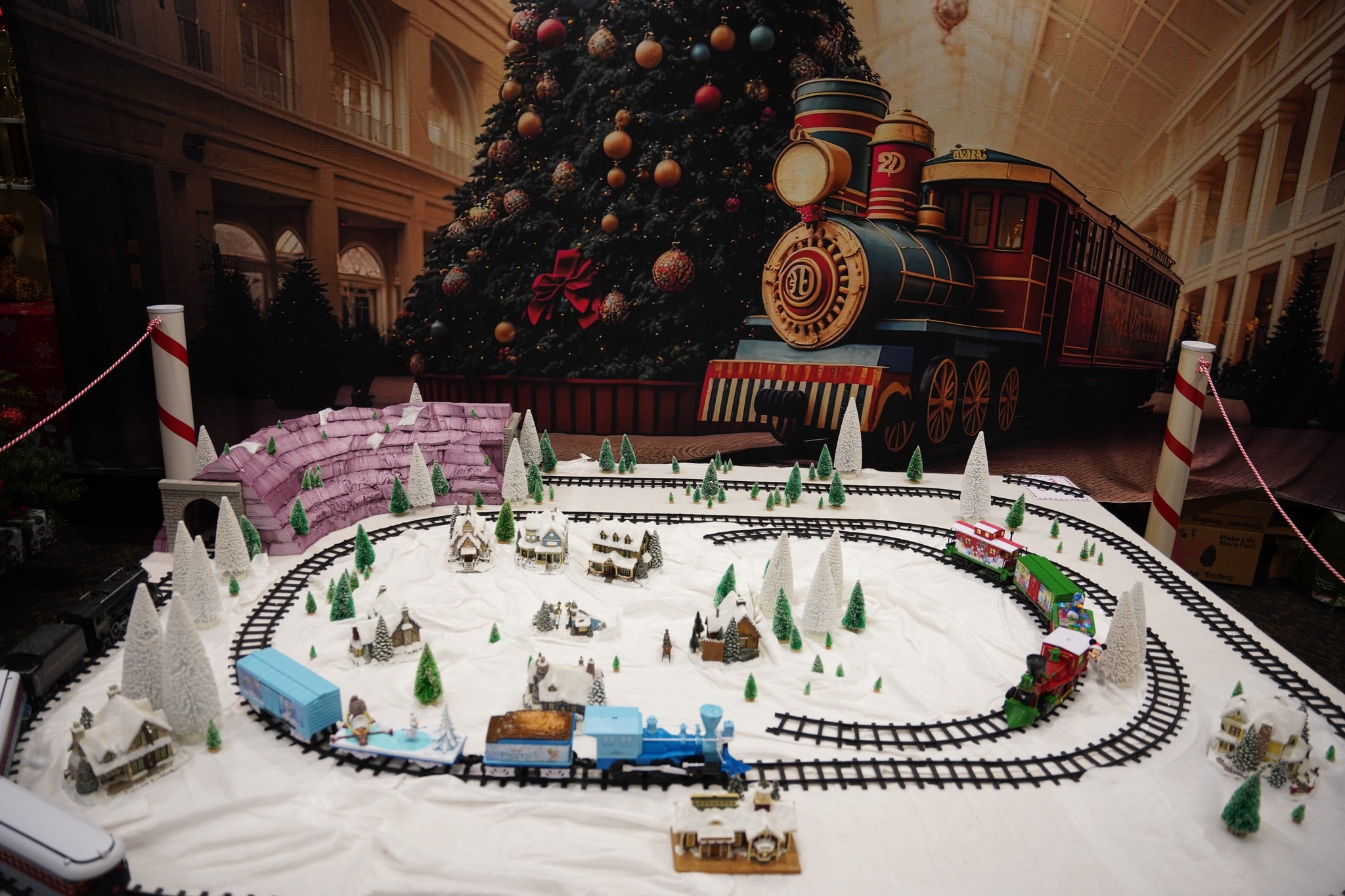 Toile de Fond Grand Sapin de Noël Petit Train M8-68