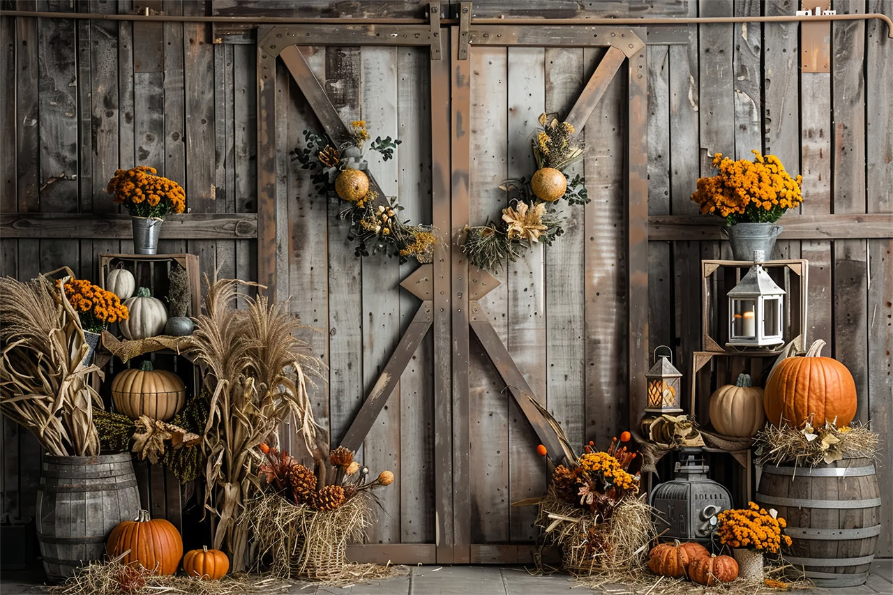 Toile de fond de porte en bois brun avec paille et citrouilles d'automne BRP7-165