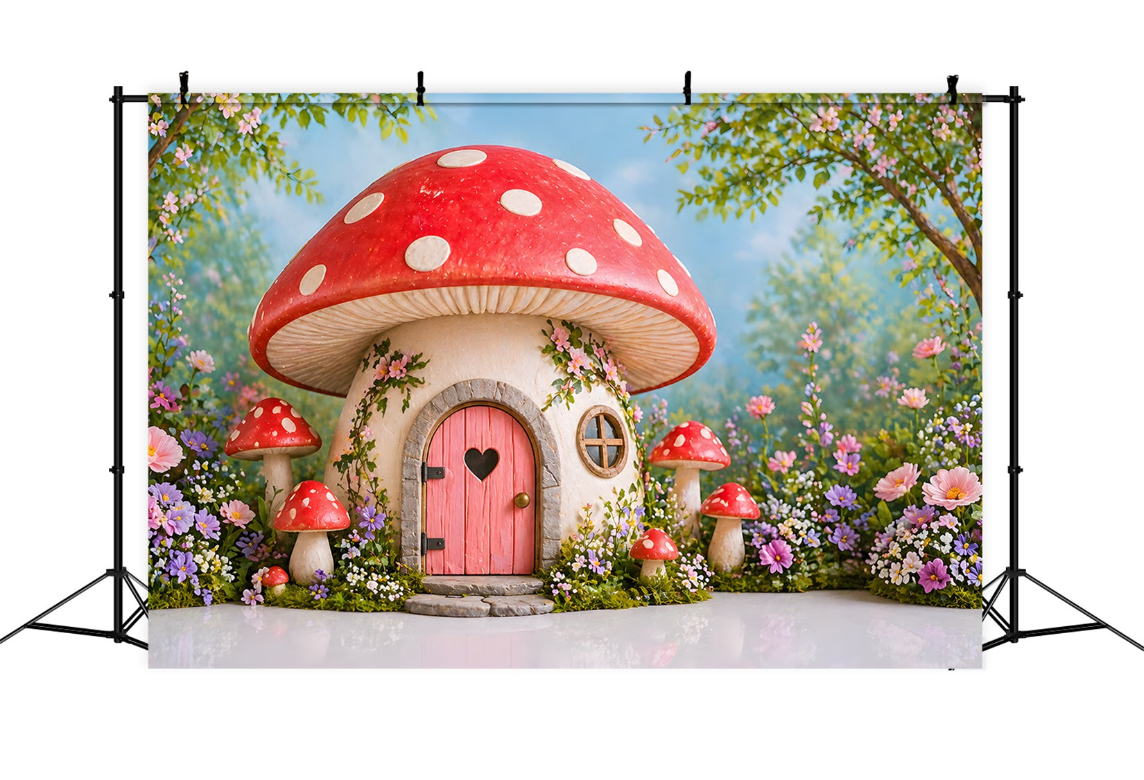 Toile de fond pour enfant avec maison champignon enchantée et jardin fleuri CEM65-19
