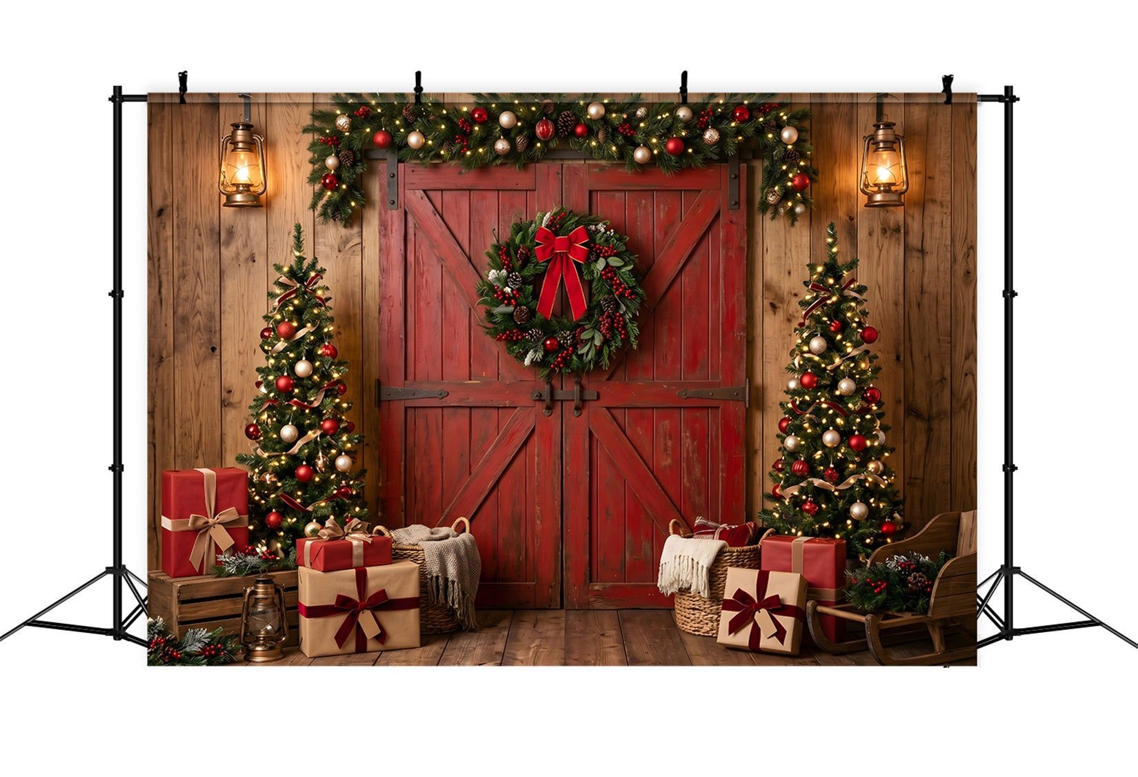 Toile de fond de Noël avec grange rouge rustique couronne et sapins CEM65-73