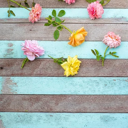 Toile de fond de beau mur en bois avec fond de fleurs pour la photographie de fête S-3241