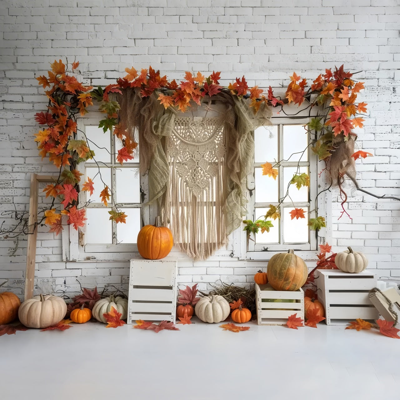Toile de fond de mur blanc avec fenêtre et feuilles d'automne BRP7-153