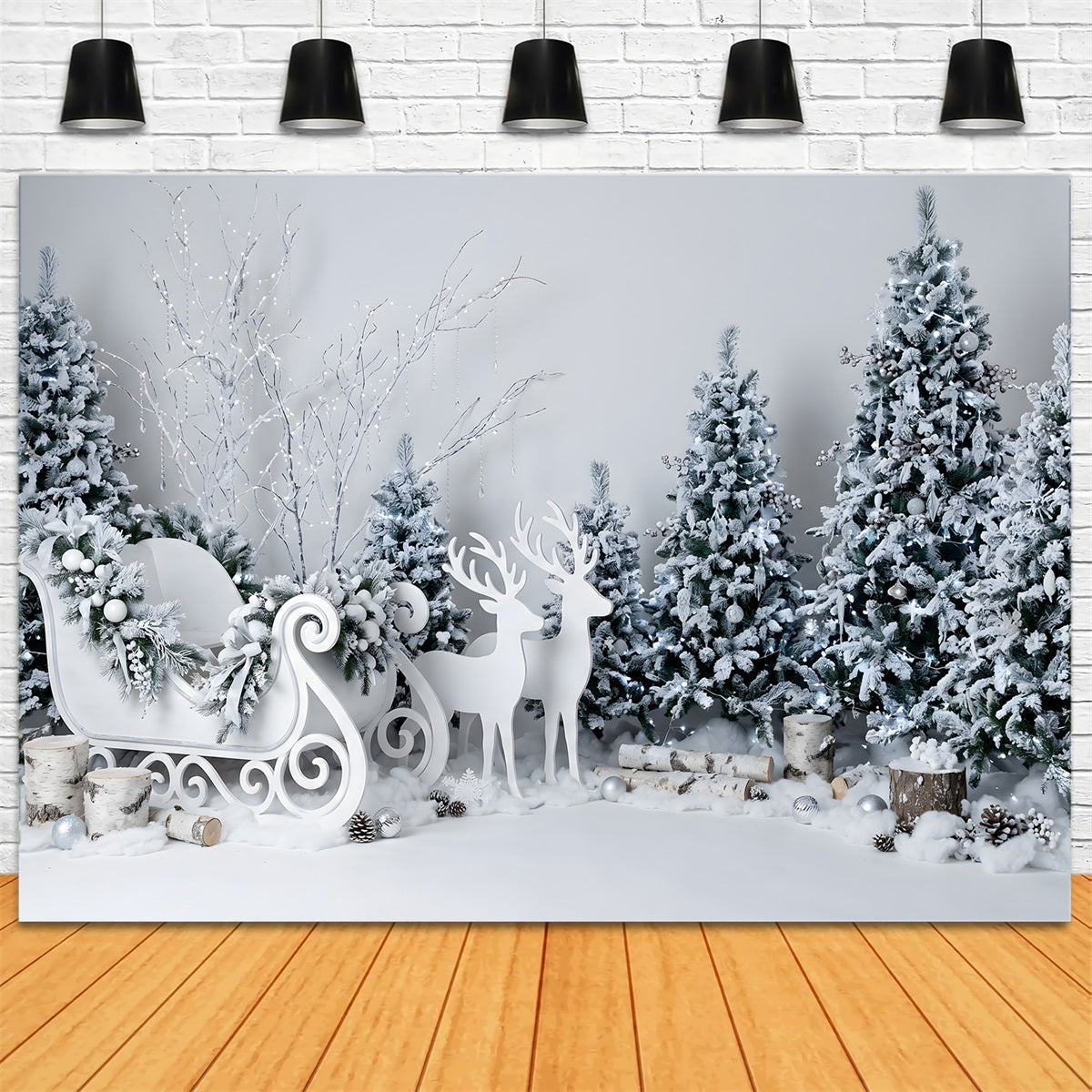 Toile de fond hivernale de Noël avec traîneau blanc en cristal rennes et forêt CEM65-189