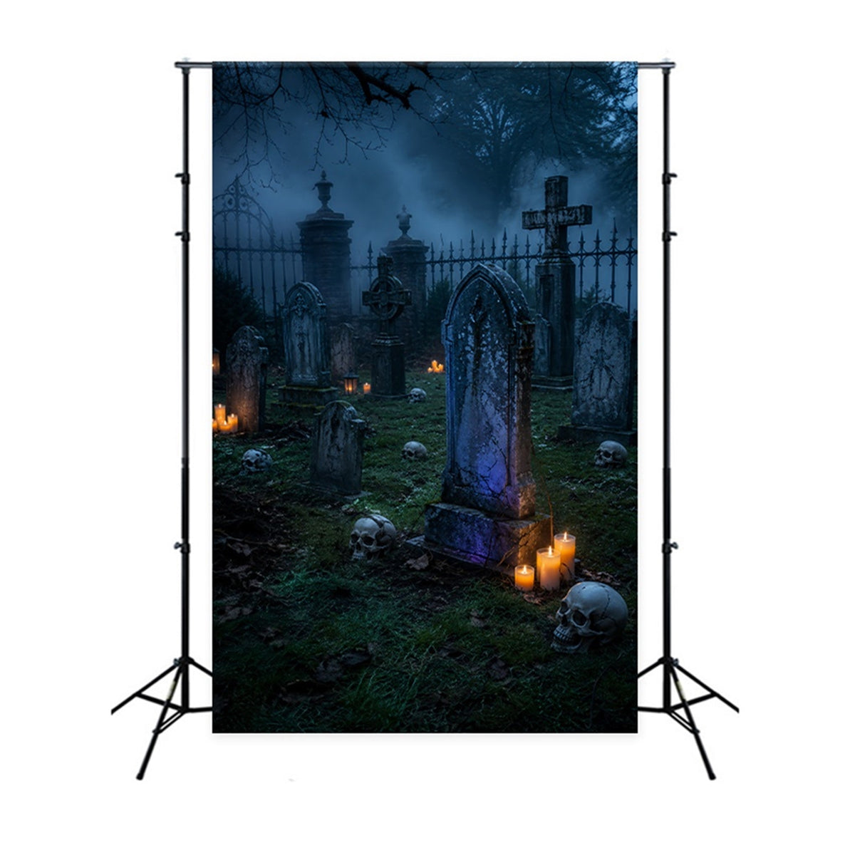 Décor De Fond En Tissu Pour HalloweenCimetière Brumeux Et Illuminé Aux Chandelles CrâneL LX67-202