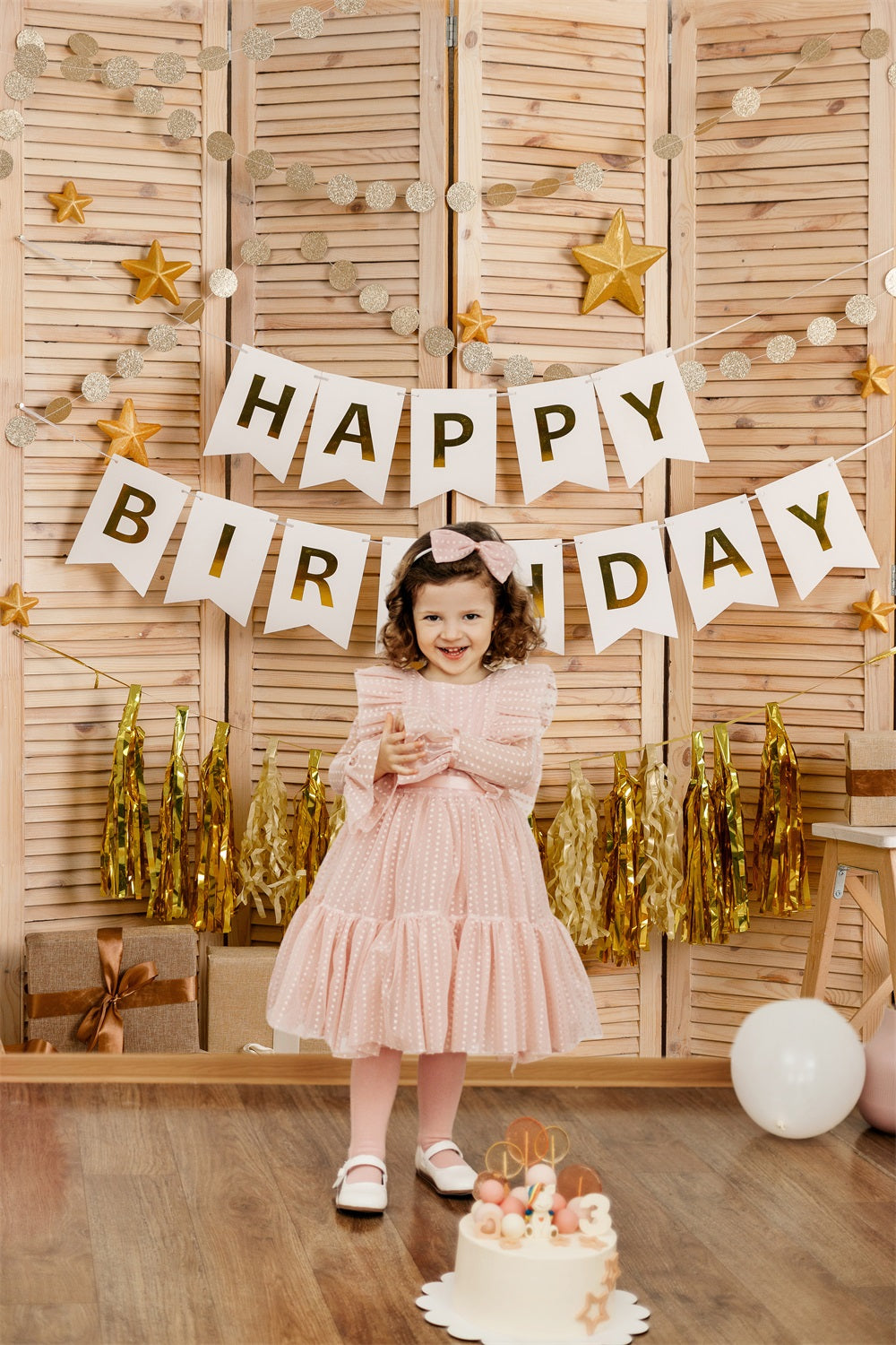 Toile de Fond "Joyeux Anniversaire" avec Volets en Bois et Étoiles RR5-42