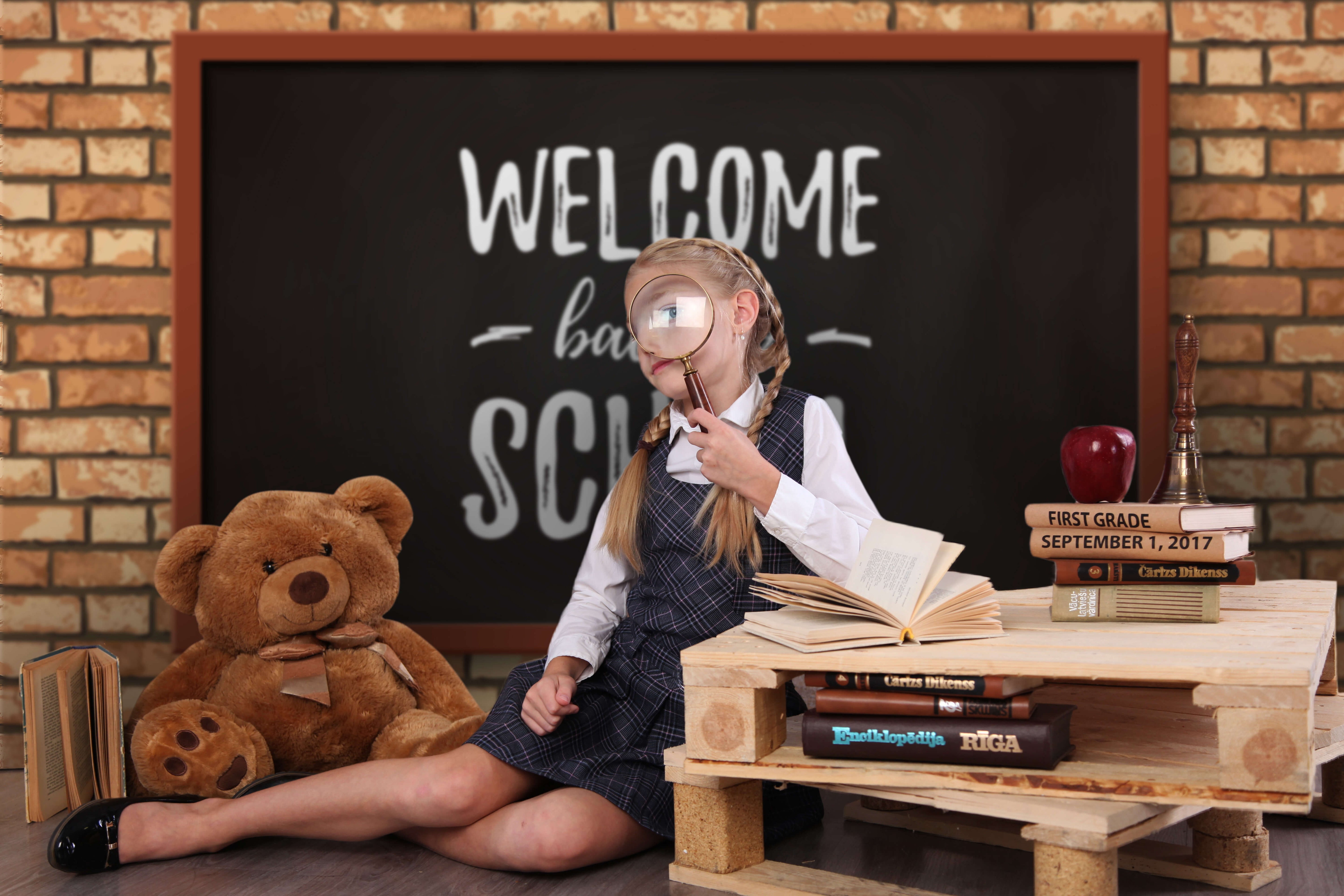 Toile de fond tableau de bienvenue retour à l'école RR6-28