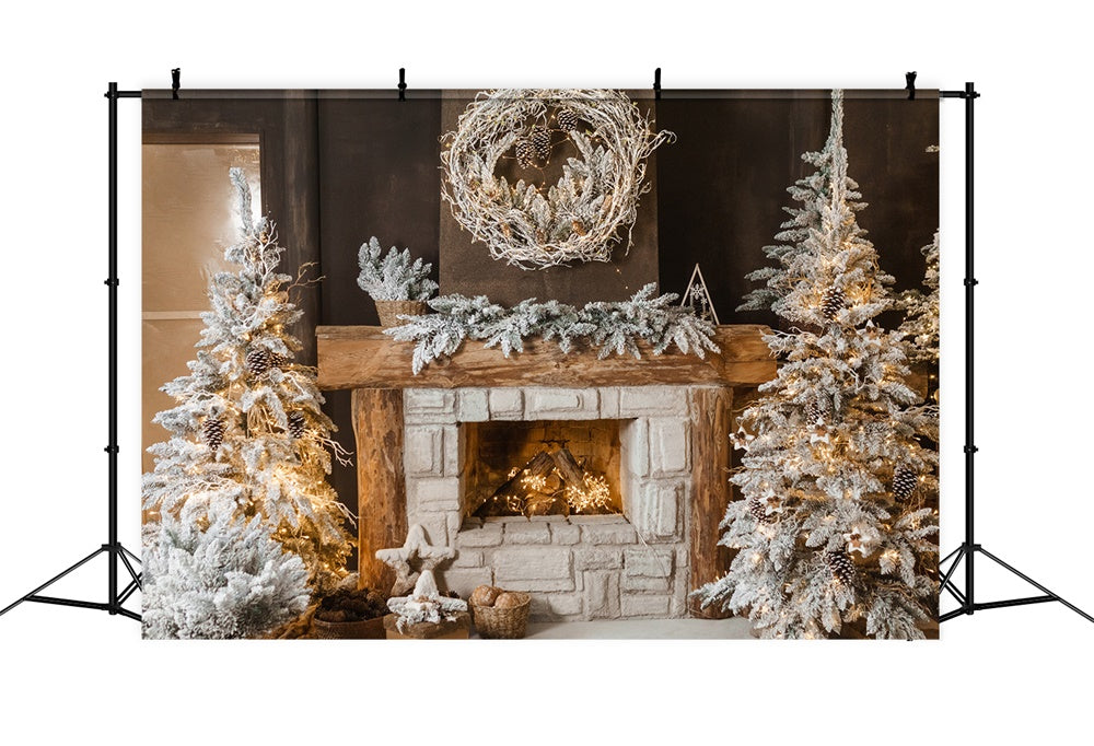 Toile de fond de Cheminée avec Couronne et Arbre de Noël Cozy RR7-827